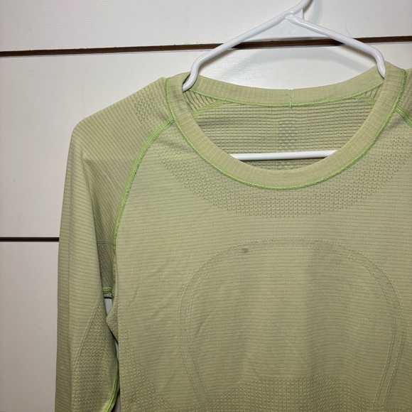 Lululemon Run Swiftly Tech Long Sleeve
Yellow / Light Green - Picture 5 of 12